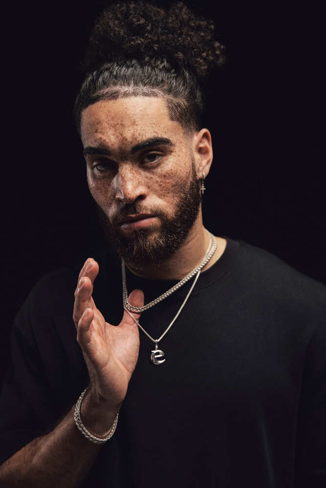 Fashionfotografie Modefotografie eines Models mit einer Halskette – Werbefotografie Nürnberg